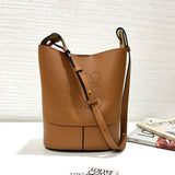 Ziva's Charm handbag – detail view (26cm*11cm*27.5cm)
