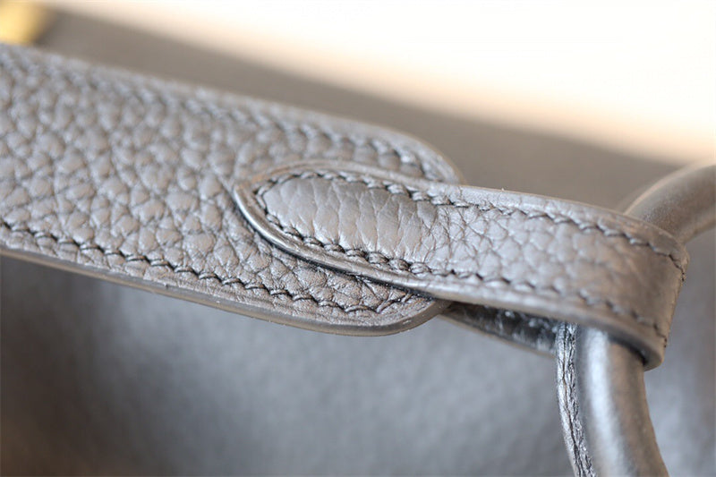  Refined carryall bag front view 7