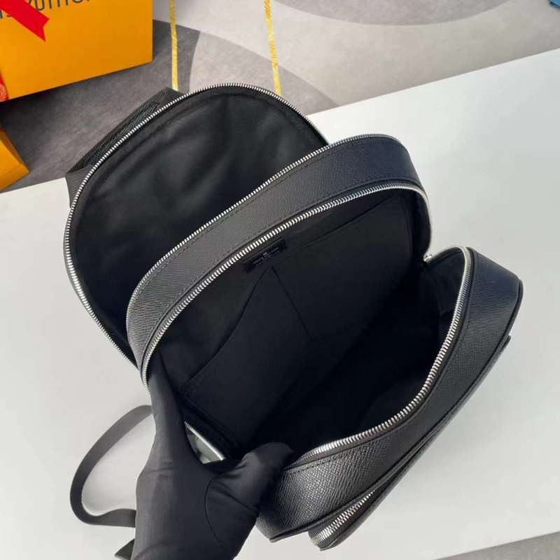 Front view of everyday-luxe signature women's handbag – women's everyday handbag