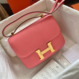  Versatile crossbody bag front view