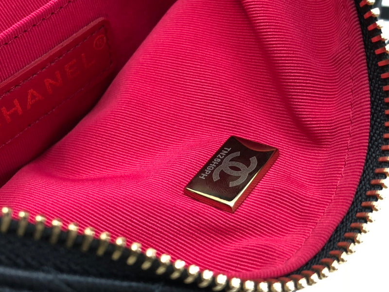 Zivas Charm Understated Luxury Designer Handbag (Polished Everyday Piece) – Lifestyle Shot