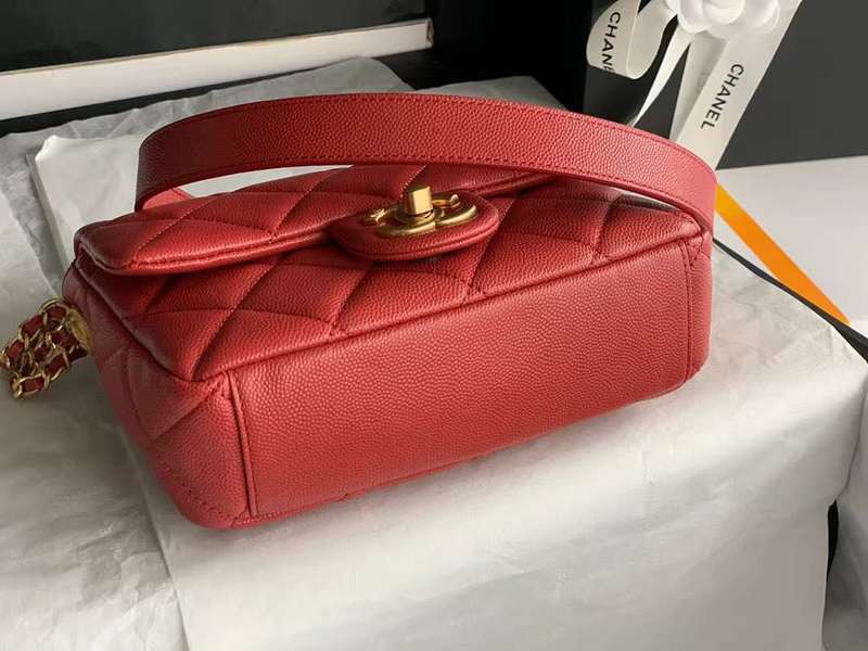 Zivas Charm Classic Sensibility Everyday Handbag (Considered Detail & Form) – Detail View