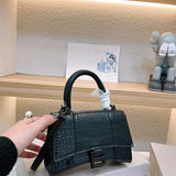 Ziva's Charm handbag – close-up view (one versatile size)