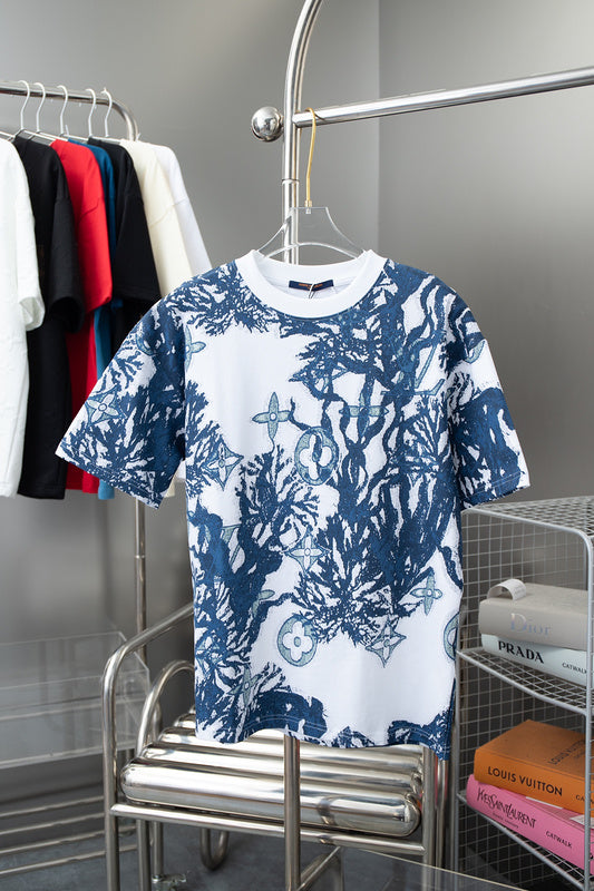 Front view of Louis Vuitton cotton t-shirt with logo-detail design