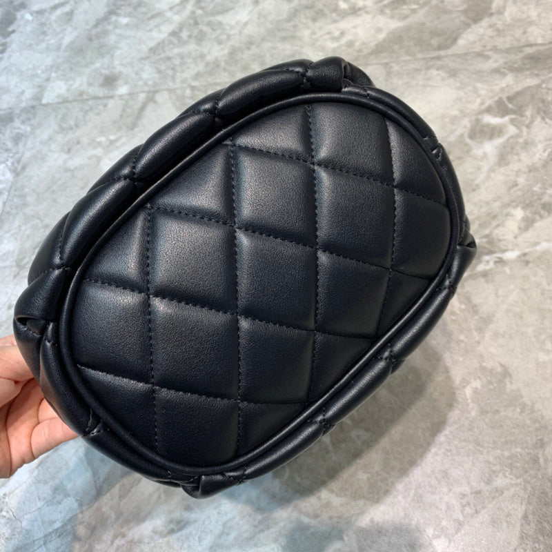 Sleek Faux Leather Handbag - Understated Luxury Look | Women's Premium Handbag #792 - hardware and detail close-up (image 5) of designer-inspired handbag