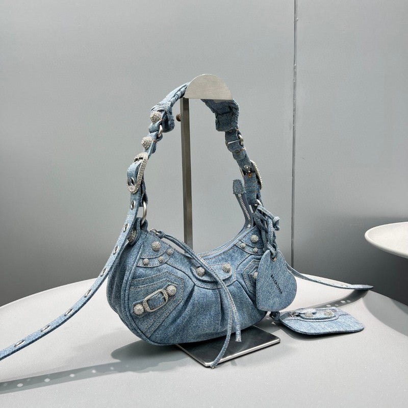 Zivas Charm Refined Structure Statement Handbag (Structured Everyday Essential) – Lifestyle Shot