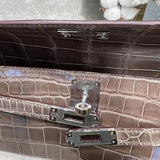 Fluid handbag styled for everyday wear