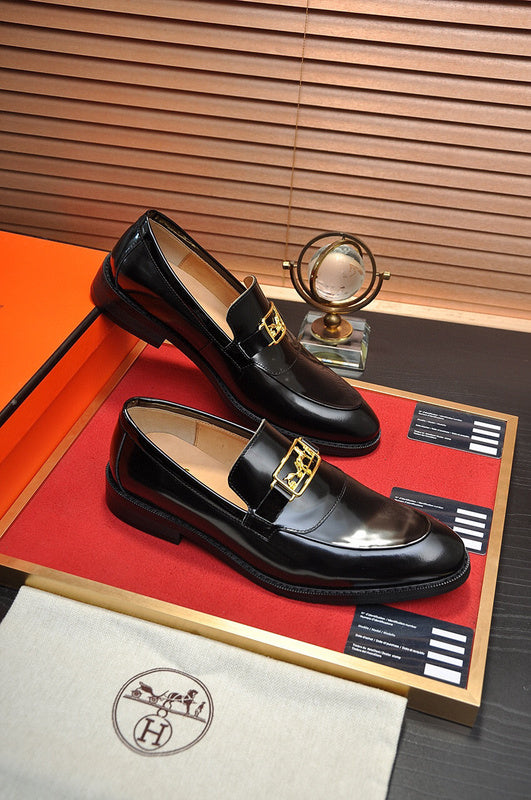 Hermès White Slingback Heels - Sole Detail View