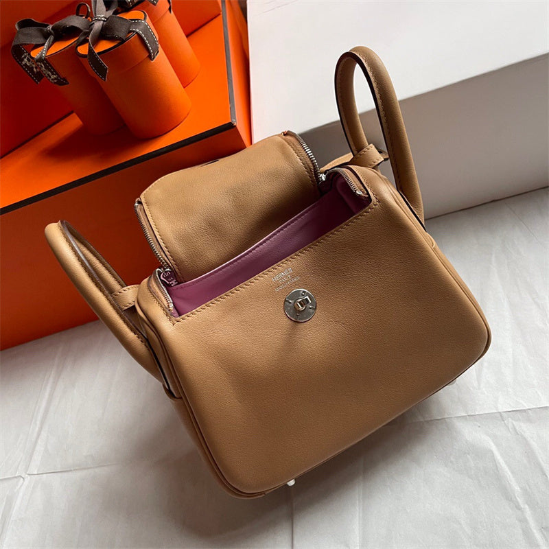  contemporary shoulder bag detail view showing craftsmanship