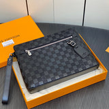  satchel close-up of hardware and finish