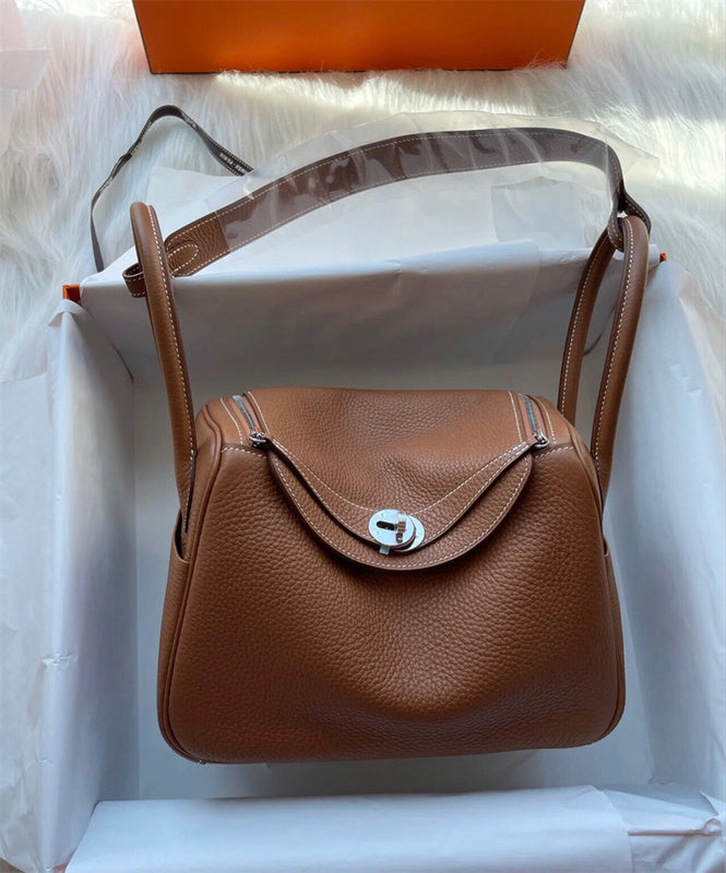  Chic structured bag front view