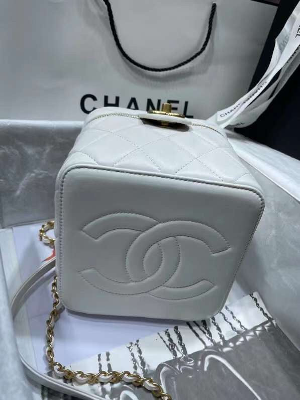  women's handbag, versatile design, view 3