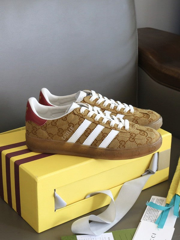 Gucci Fashion sneakers in stone beige padded collar comfort front view