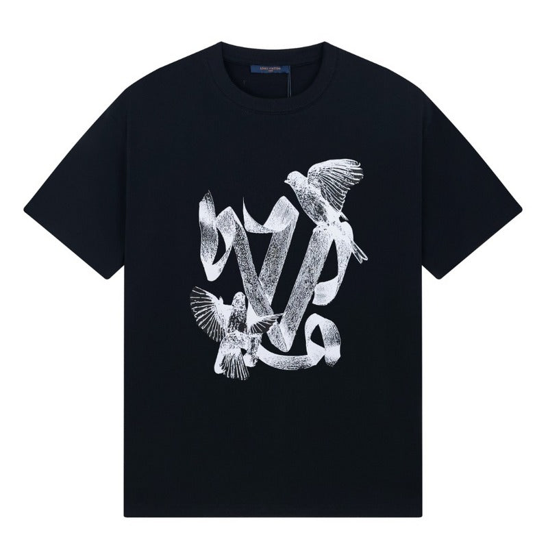 Side profile of Louis Vuitton cotton t-shirt with everyday silhouette
