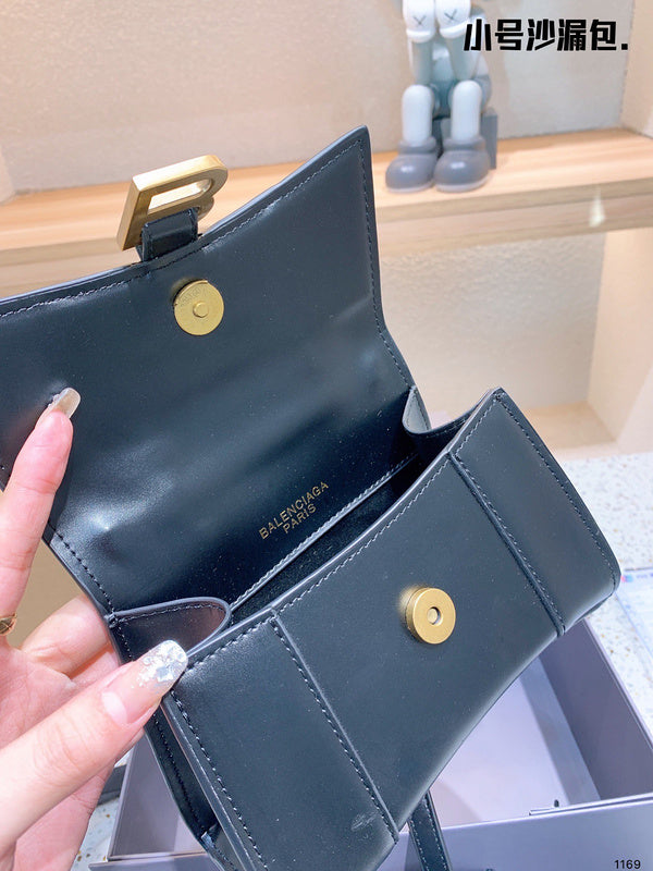 Ziva's Charm handbag – lifestyle view (one versatile size)