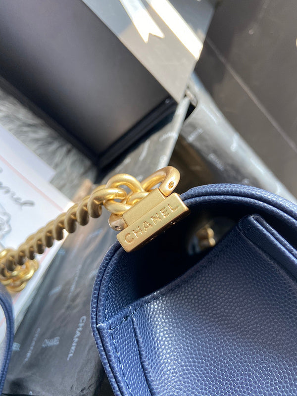  mid purse view 6
