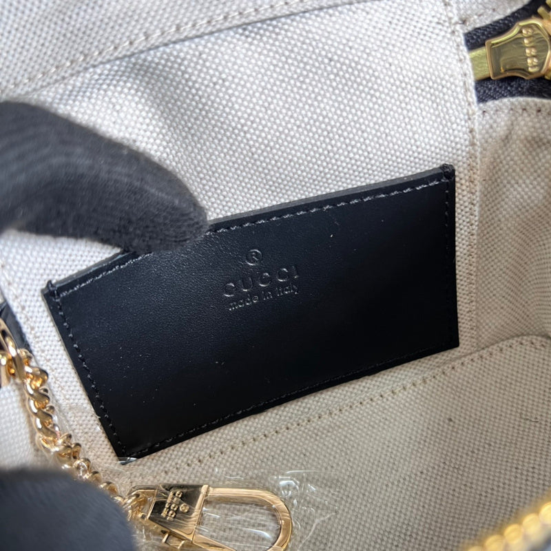 Side profile of everyday-luxe modern women's handbag – women's statement bag