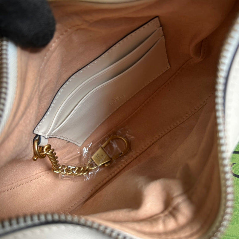 Side profile of premium chic women's handbag – women's luxury handbag