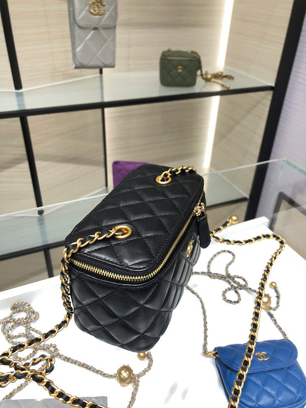  handbag, compact everyday style, image 5
