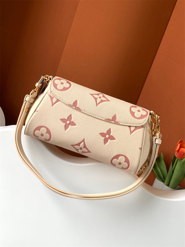  Polished structured bag carried on shoulder 10