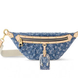  shoulder bag interior and compartment view 9