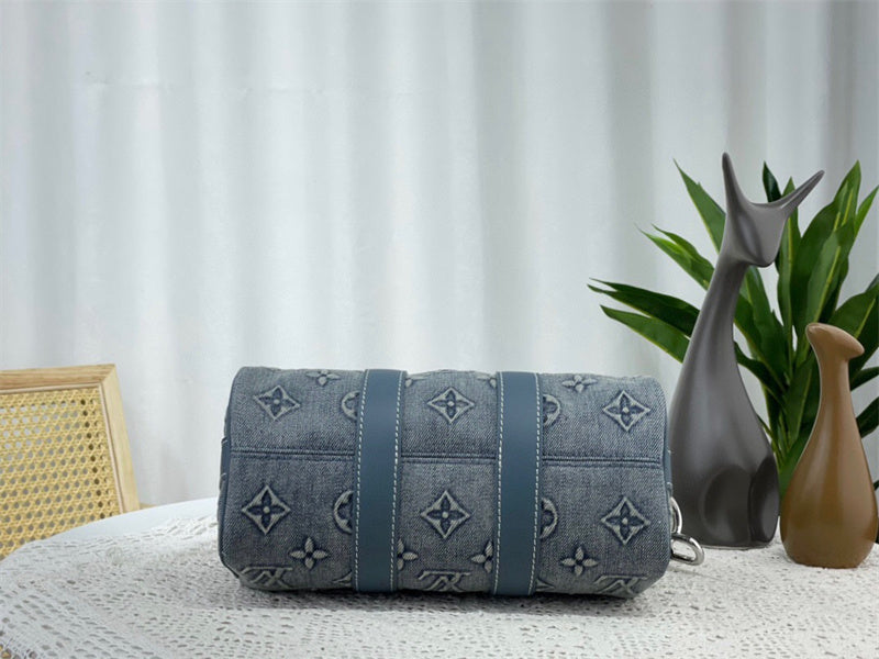 sleek everyday bag detail view showing craftsmanship