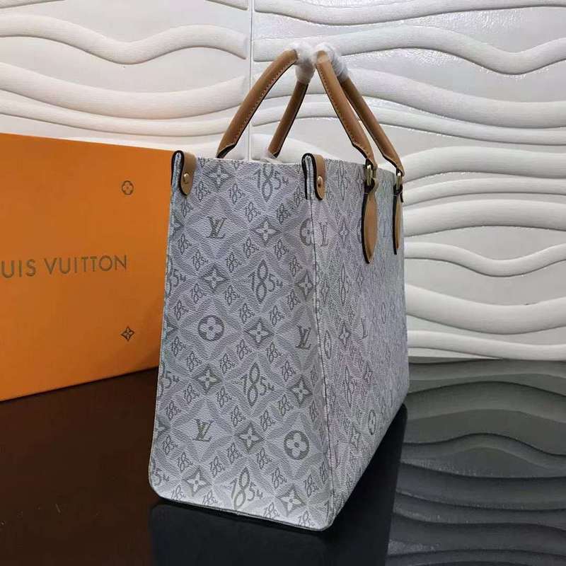 Close-up detail of refined polished women's handbag – women's everyday handbag