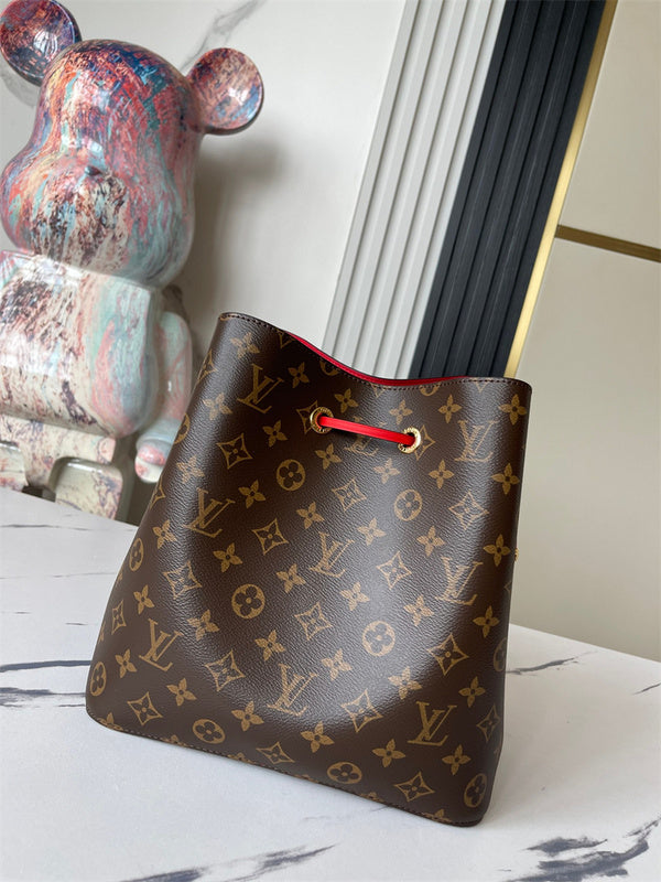  satchel interior and compartment view 21