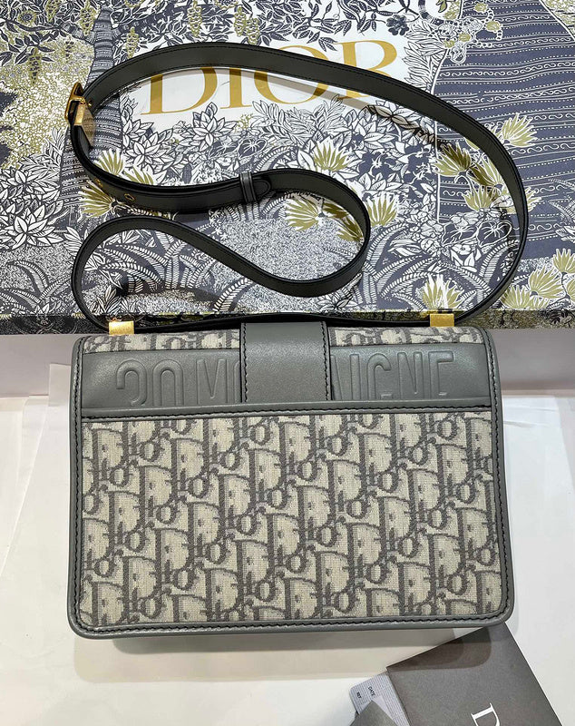 Back view of premium everyday-luxe women's handbag – women's designer-style accessory