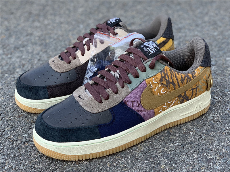 Nike Men's & Women's Luxury Fashion Trainers — Style 006 angle view