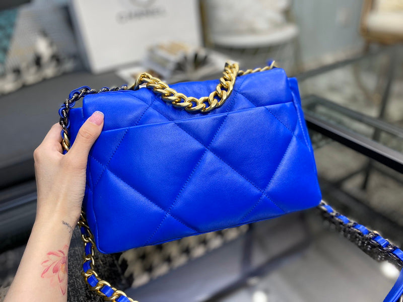 Zivas Charm Modern Minimalist Look Designer Handbag (Structured Everyday Essential) – Lifestyle Shot