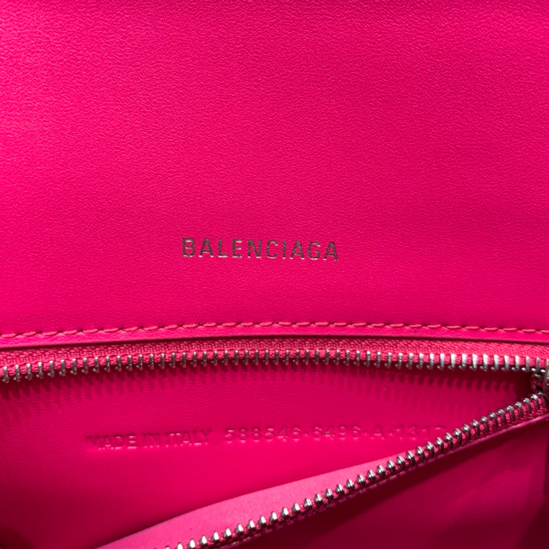 Contemporary Faux Leather Handbag - Signature Hardware Accents | Women's Luxury Handbag #612 - texture close-up (image 9) of designer-inspired handbag