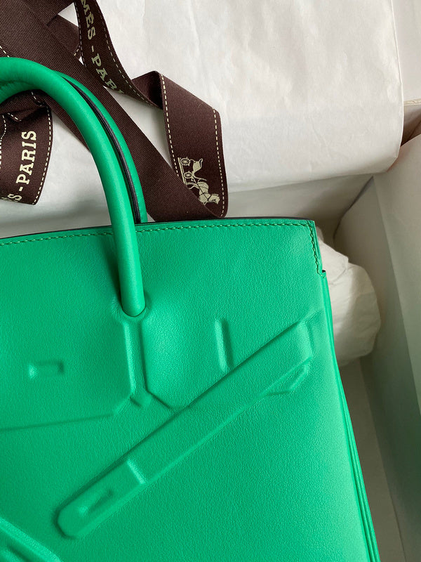 Interior view of sculpted premium bag