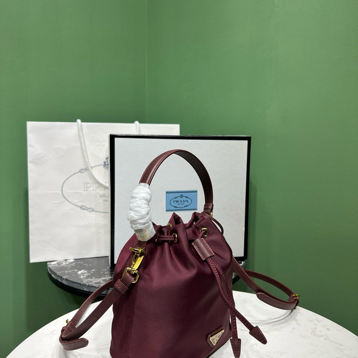 Wallets? Pd Re-edition 1978 Bucket Bag Elegant Everyday Leather Wallet