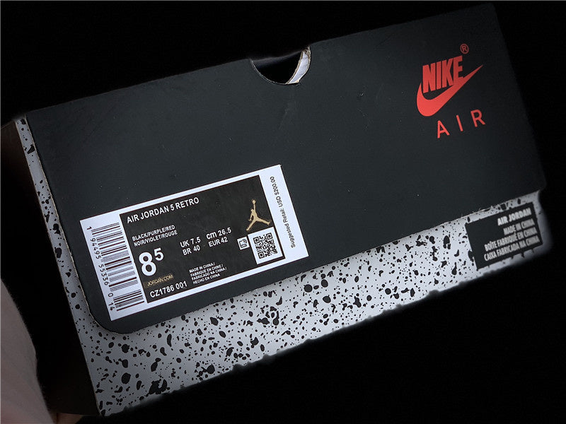 Nike Men's & Women's Luxury Lifestyle Trainers — Style 015 close-up view