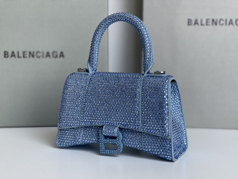 Zivas Charm Classic Sensibility Statement Handbag (Everyday Luxury Essential) – Detail View