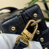  shopper bag close-up of hardware and finish