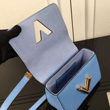 Handle and strap detail of chic premium women's handbag – women's everyday handbag