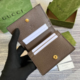 Close-up detail of classic sleek women's handbag – women's everyday handbag