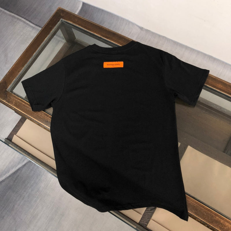 Side profile of Louis Vuitton cotton t-shirt with everyday silhouette