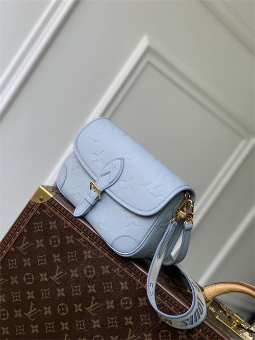  top-handle bag close-up of hardware and finish