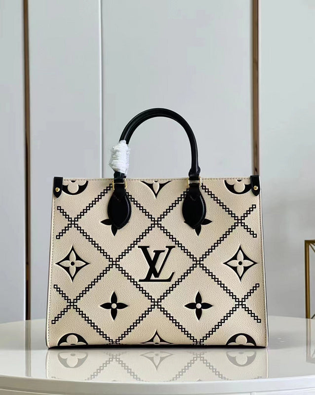 Front view of everyday-luxe elevated women's handbag – women's luxury accessory