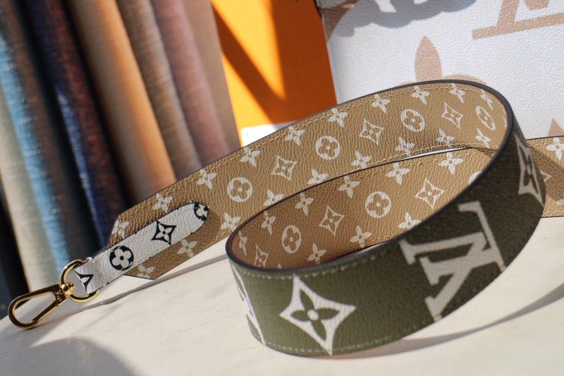 Close-up detail of everyday-luxe elevated women's handbag – women's statement bag