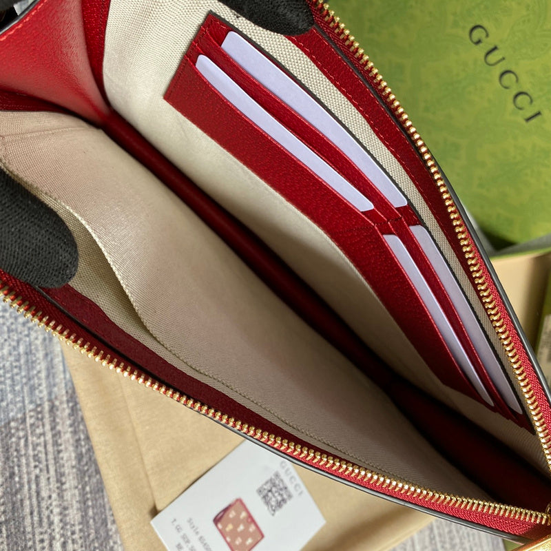 Interior view of polished modern women's handbag – women's everyday handbag