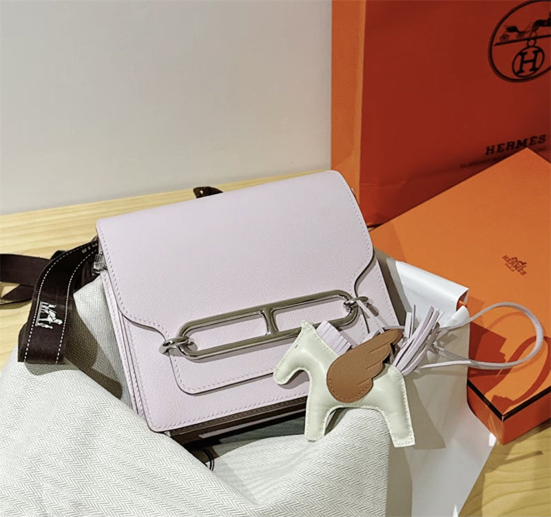  satchel interior and compartment view