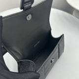 Zivas Charm Streamlined Design Fashion Handbag (Considered Detail & Form) – Close-Up Detail