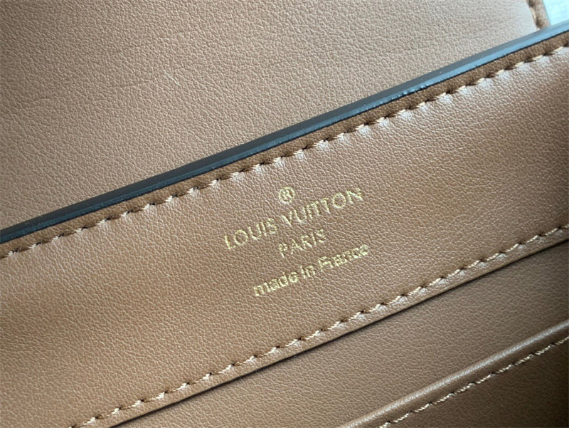  satchel interior and compartment view 15