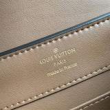  satchel interior and compartment view 15