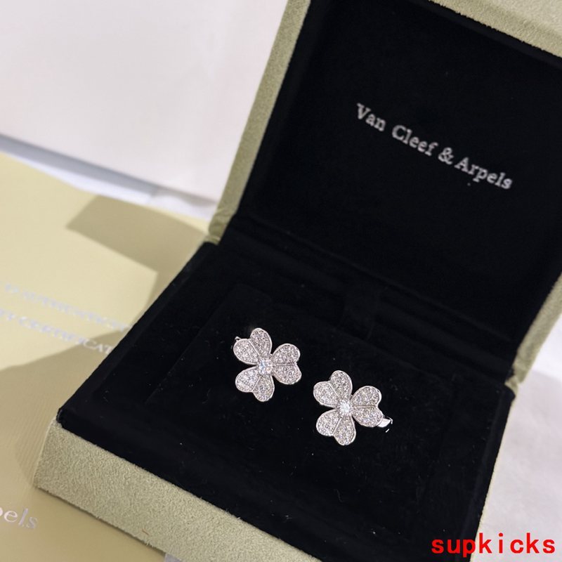 Lifestyle view of Van Cleef & Arpels unisex jewelry piece