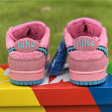 Nike Men's & Women's Premium Low-Top Trainers — Style 085 interior view